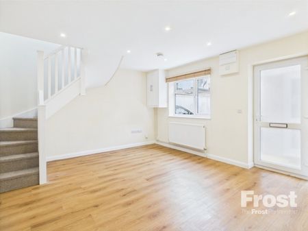 Station Road, Gerrards Cross, Buckinghamshire,SL9 - Photo 3