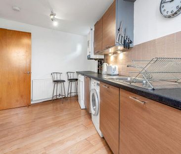 3 bedroom flat to rent - Photo 5