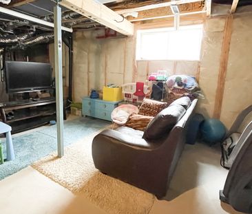 A True Family Gem For Rent In Chestermere! - Photo 5