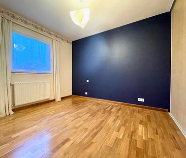 Location Maison 6 pièces 104m² LANDERNEAU 29800 - Photo 4