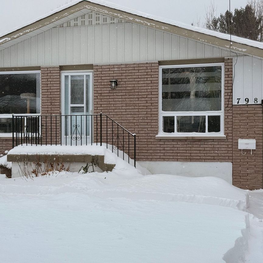 For Lease - 798 Quebec Street, Midland, Ontario - Photo 1