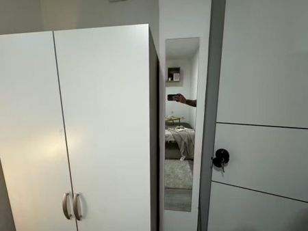 Calle de Hortaleza, Madrid, Community of Madrid 28004 - Foto 2