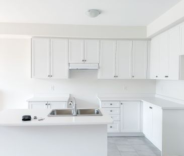 For Lease - 2876 Albatross Way, Pickering, Ontario - Photo 6