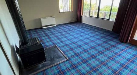 A Unique 3-Bedroom Home in Closeburn, Queenstown - Photo 2