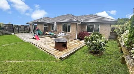 Contemporary Living at Its Best - Photo 4