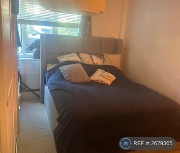 1 bedroom in a flat share to rent - Photo 6