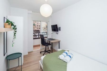 Carrer de Linares, Valencia, Valencian Community 46018 - Photo 4