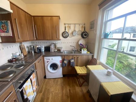 2 bedroom flat to rent - Photo 4