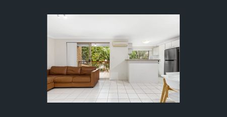 Bright & Spacious Wooloowin Unit in Boutique Complex - Photo 3