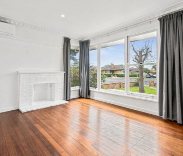 Stylish Family Home in a Sought-After Highton Pocket - Photo 2
