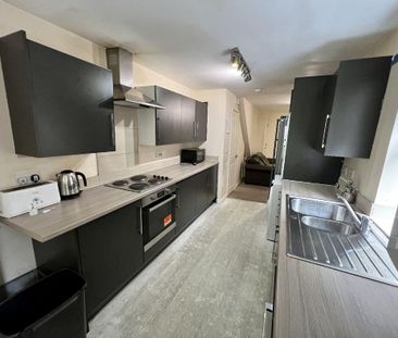 6 bedroom house to rent - Photo 3