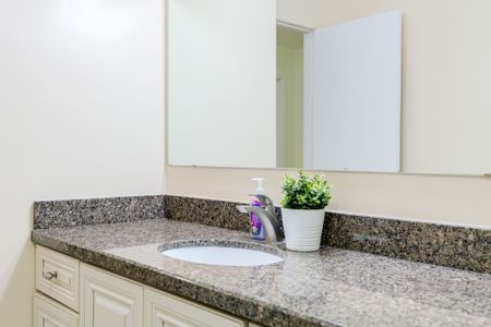 For Lease - 34 Harringay Crescent, Toronto, Ontario - Photo 2