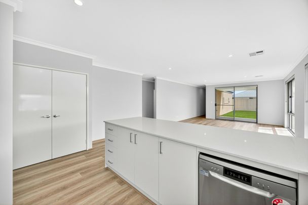 Modern Coastal Living. - Photo 1