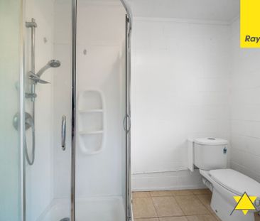 Sunny Retreat in a Peaceful New Lynn Cul-de-Sac - Photo 6