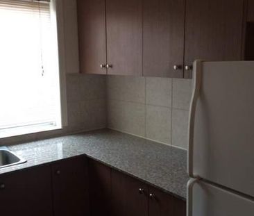 1 CH - 1 SDB - Côte Saint-Luc - $1,125 /mo - Photo 2