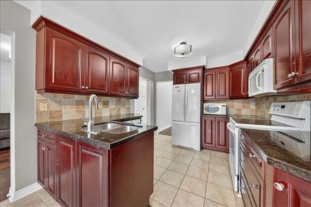For Lease - 8 Vail Meadows Crescent, Clarington, Ontario - Photo 2