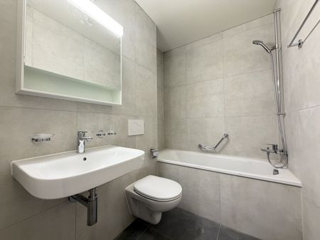 Fully renovated 5.5-room apartment on the 1st floor in Granges-Paccot - Photo 3