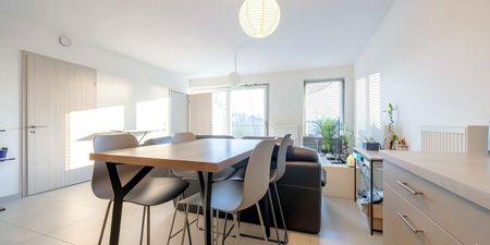 Appartement te huur in Tournai voor € 800 met 1 slaapkamer - Photo 3