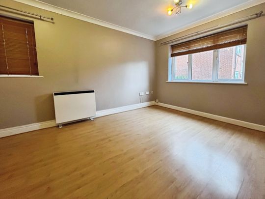 Rosemary Gardens, Sudbury - Photo 1