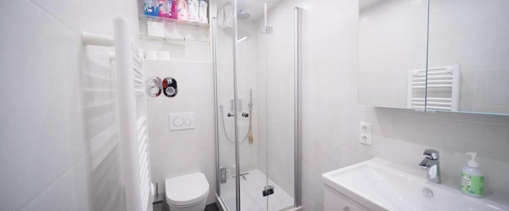 Moderne, voll möblierte 1-Zimmer Wohnung mit Balkon nahe Olympiapark - Foto 1