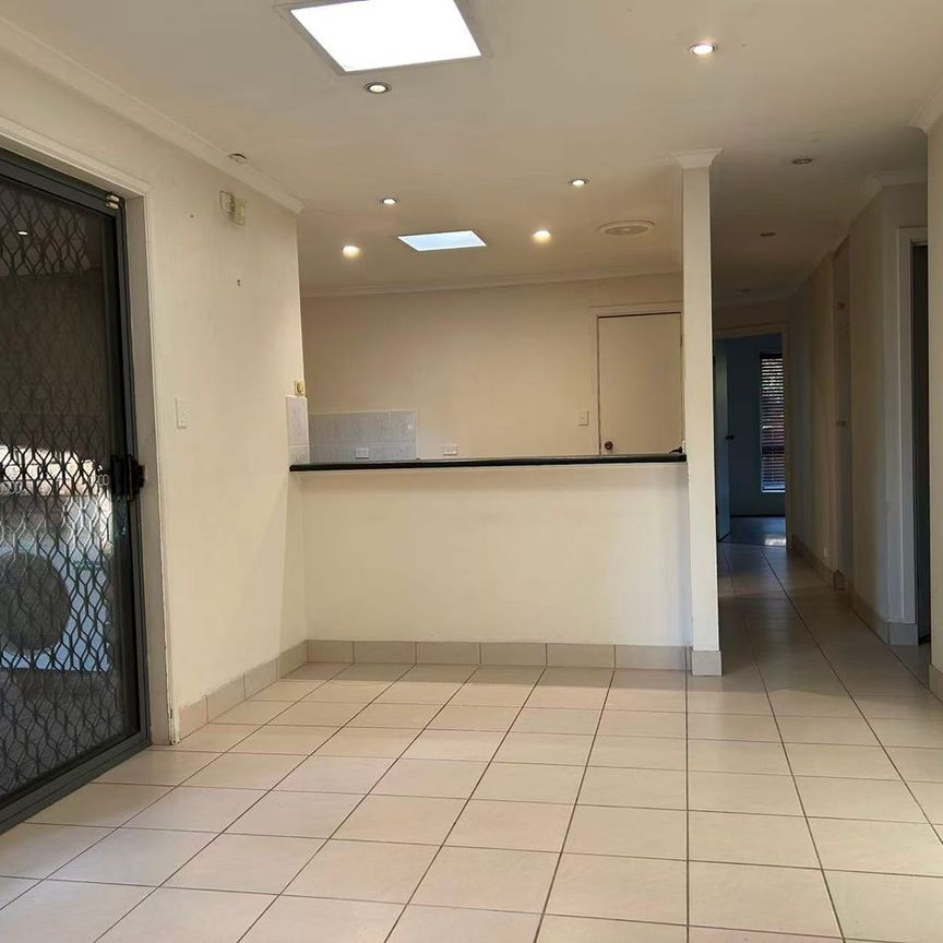 Spacious 3 Bedroom Family Home - Photo 1