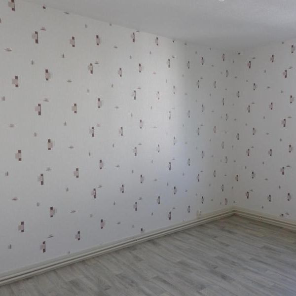 Location Appartement 4 pièces 64m² BOURGES 18000 - Photo 1