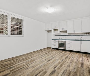 Stylish One Bedroom Oasis - Photo 4