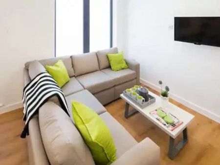 5 Bed En-Suite Upper Floor - Photo 2