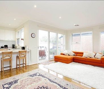 65 Panoramic Grove, Glen Waverley - Photo 5