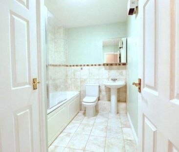 2 bedroom Flat To Let Total Size: 560 SQ FT - Photo 5