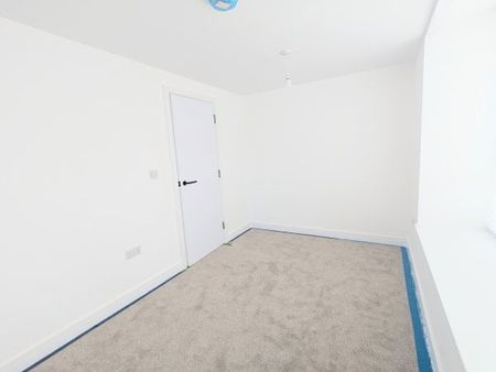 Spinney Road, Irthlingborough, NN9 - Photo 3