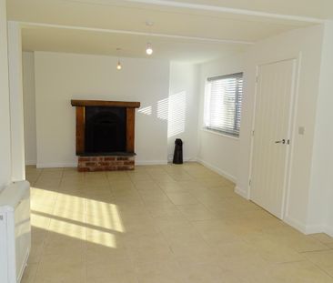 3 bedroom detached house to rent - Photo 2