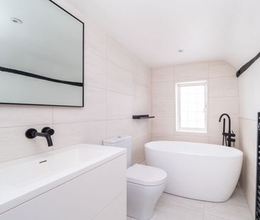 2 bedroom mid terraced house to rent, - Photo 5