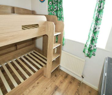 End of terrace house to rent on - Photo 1