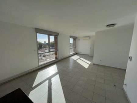 Location Appartement 3 pièces 69 m2 à Montpellier - Photo 2