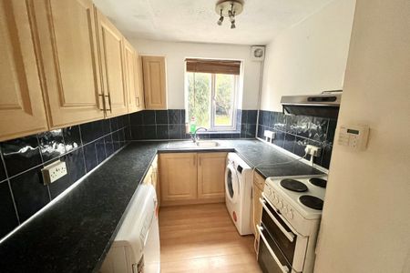 Wycliffe Road - Photo 2