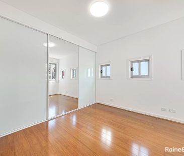 Apartment with 2 bedrooms, 2 bathrooms & parking for 1 car - Photo 1