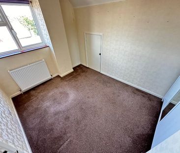 3 bedroom semi-detached bungalow to rent - Photo 2