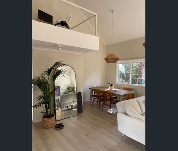 Fully Furnished Designer Apartment in the Heart of Surry Hills - Photo 2