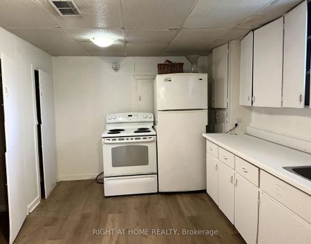 For Lease - 70 Bunnell Crescent, Toronto, Ontario - Photo 4