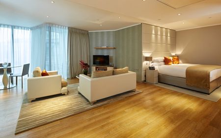 Luxury Open-Plan Apartment overlooking the River Thames in London, EC3R - Photo 2