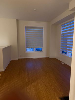 For Lease - 2 Kahshe Lane, Richmond Hill, Ontario - Photo 1