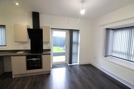 2 bedroom bungalow to rent - Photo 3