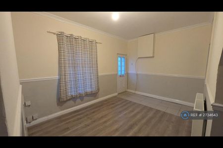 2 bedroom terraced house to rent - Photo 4