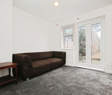 Elmbank Avenue, Englefield Green, Egham, Surrey, TW20 0TP - Photo 1