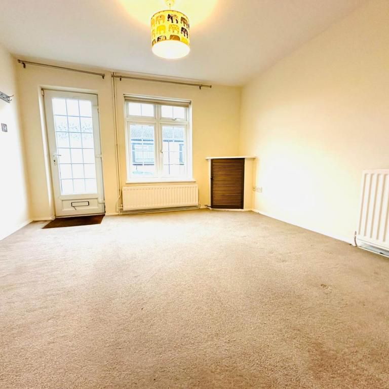 2 bedroom terraced house to rent - Photo 1