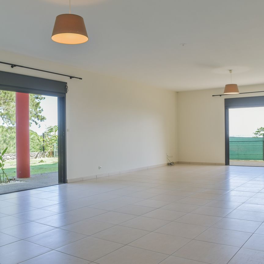 Location Appartement 3 pièces 124m² STE MARIE 97438 - Photo 1