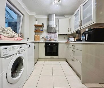 2 bedroom end of terrace house to rent - Photo 5