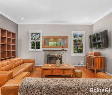 Charming Cottage! - Photo 4