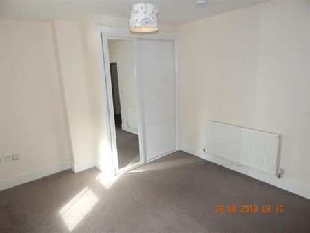 Bromsgrove Road, Redditch - Photo 2